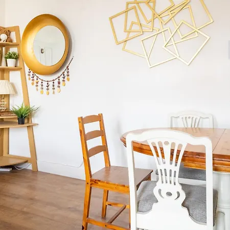 Bright High-ceiling 2bd Flat - Edinburgh! * Edinburgh