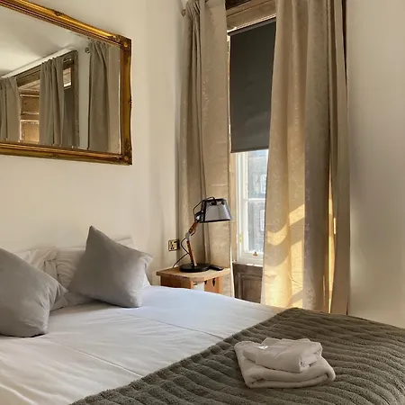 Royal Mile Balconies By The Castle Apart-hotel