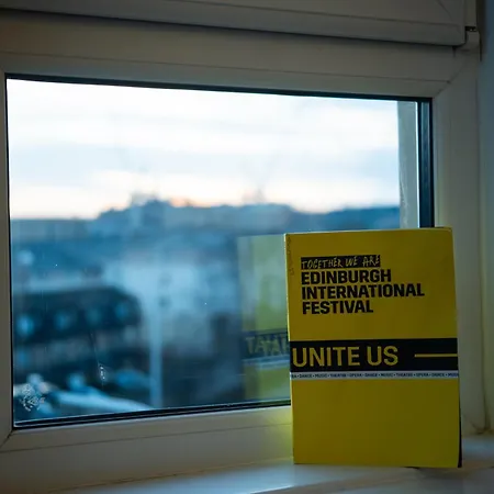 Spacious Flat, Close To The Centre With Scenic Views Edimburgo