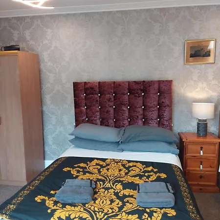 Ivy- Braveheart 3* Edinburgh