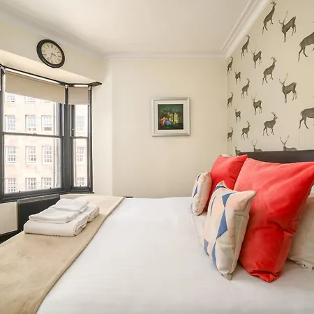Apartment F&o - 1 Bedroom Royal Mile Stunning Castle View Sleeps 2
