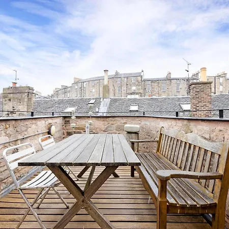 Daire New Town Deluxe With Terrace *