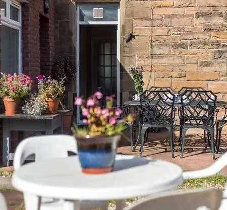 Luxury 4-bedroom Townhouse, Free Parking, Near Portobello Beach, Sleeps 8 Edimburgo