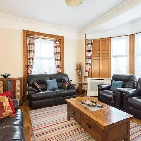 Luxury 4-bedroom Townhouse, Free Parking, Near Portobello Beach, Sleeps 8 Appartamento Edimburgo