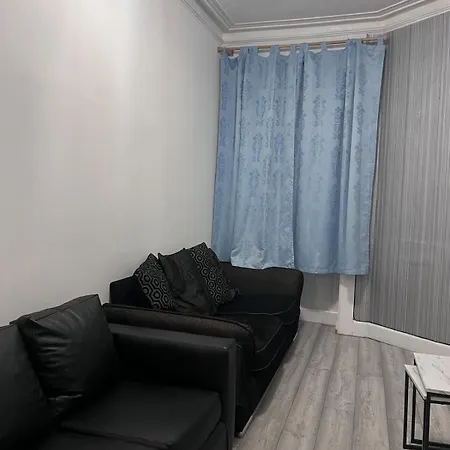Modern Flat Near Centre! 아파트 *