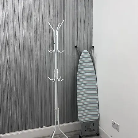 Modern Flat Near Centre! 아파트 에든버러