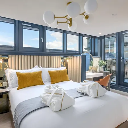The Righ Penthouse