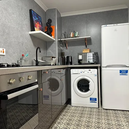 Апартаменты Private Main Door Lovely 2 Bedroom