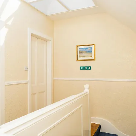 Luxury 4-bedroom Townhouse, Free Parking, Near Portobello Beach, Sleeps 8 Edimburgo