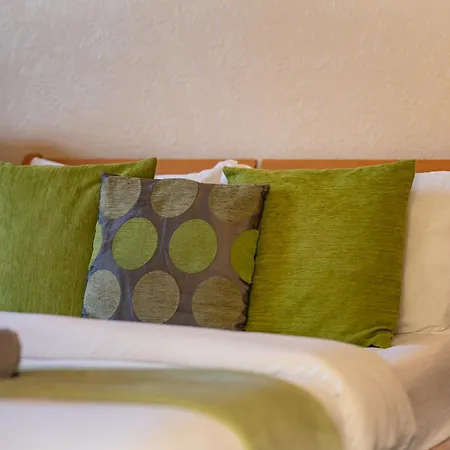 Luxury 4-bedroom Townhouse, Free Parking, Near Portobello Beach, Sleeps 8 Appartamento Edimburgo