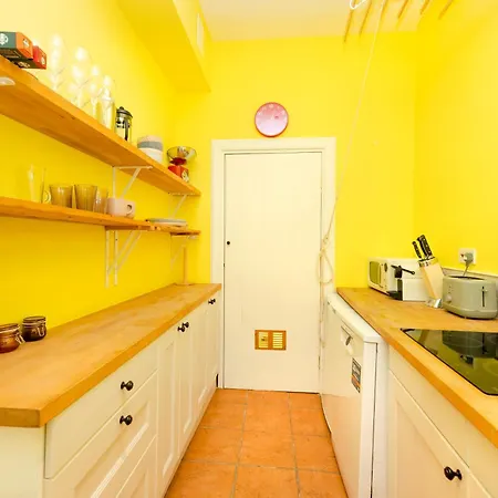 Stylish 1-bedroom Apartment