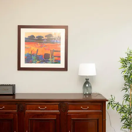 Stylish 1-bedroom Apartment *