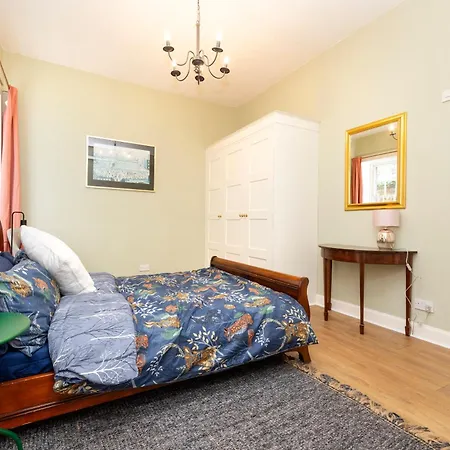 Stylish 1-bedroom Edinburgh