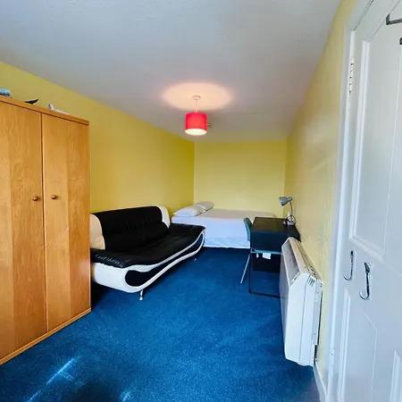 Entire Flat In Close To Center Appartamento *