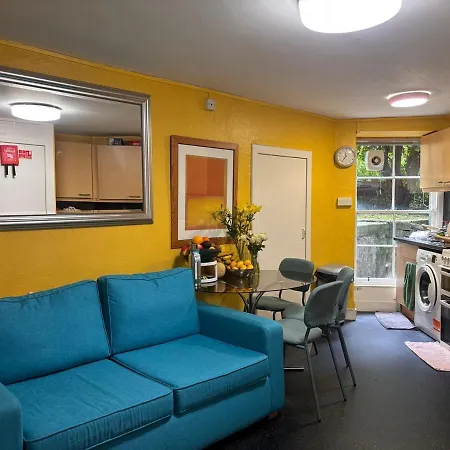 Entire Flat In Close To Center Edimburgo
