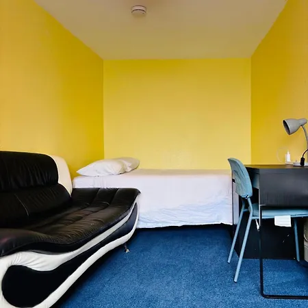 Entire Flat In Close To Center Appartamento *