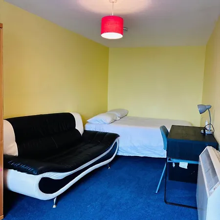 Entire Flat In Close To Center