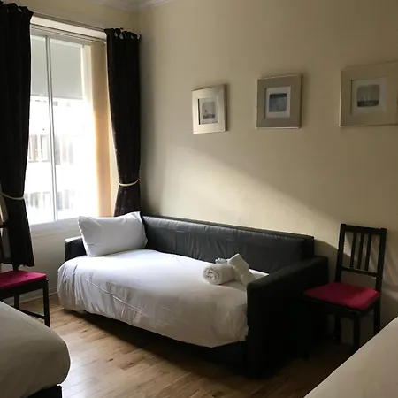 בית אירוח Private Double Bedroom Close To Uni אדינבורו