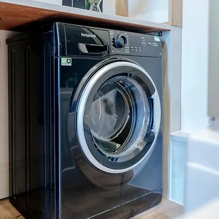 Bright & Elegant Portobello