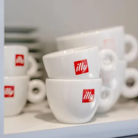 Bright & Elegant Portobello Apartment