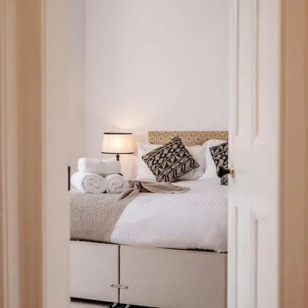 Bright & Elegant Portobello *