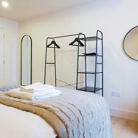 Bright & Airy Mezzanine Loft In - Flat 4, Elgin House Appartement Edinburgh