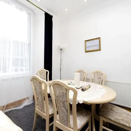 Apartment Joivy 3 Bed Flat In Old Town, Close To Grassmarket Edinburgh