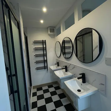 Squarezzz - Group Aparthotel