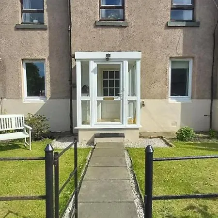 Charming 2-bedroom Ground Floor With Garden And Free On-street Parking Apartment *