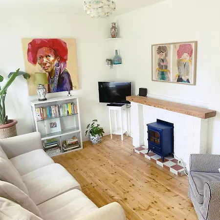 Charming 2-bedroom Ground Floor With Garden And Free On-street Parking Apartment Edinburgh