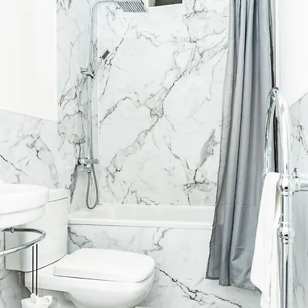 Lejlighed 3br Next To Stadium Near Airport Sleeps 7 Edinburgh