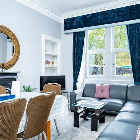 3br Next To Stadium Near Airport Sleeps 7 Lejlighed