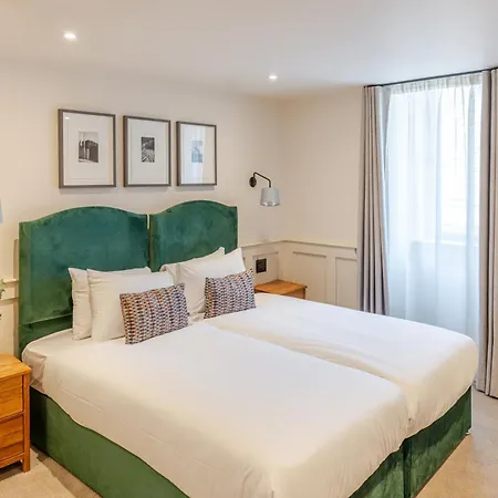 ホテル Grove House