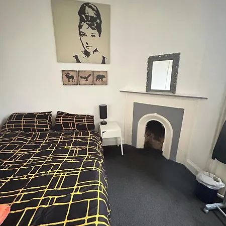 The Kingsview Townhouse - Boutique Hostel *