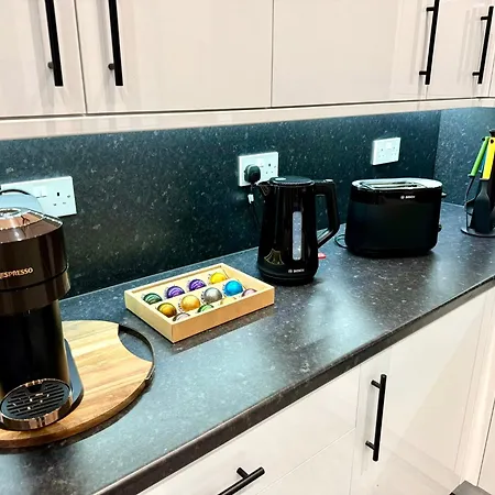 Georgian Luxury - Fast Broadband Wifi - Parking Available *