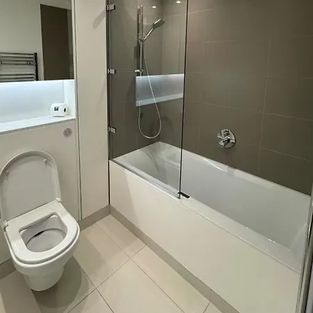 Stylish 2br In Quartermile Meadows Park Views *