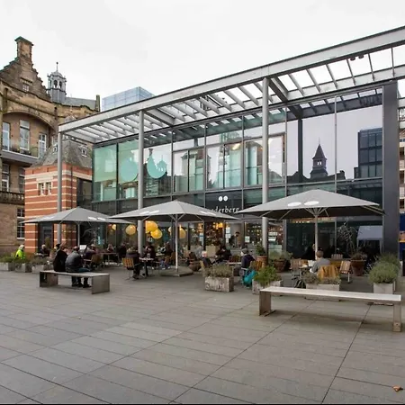 Stylish 2br In Quartermile Meadows Park Views