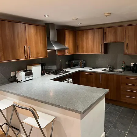 Beautiful Church Conversion, Apartment Edinburgh