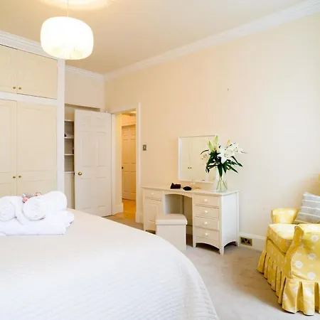 Beautiful Georgian 2 Bedroom Flat Apartment Edinburgh