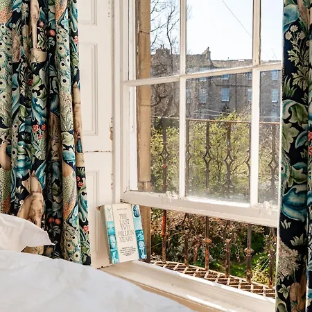 Stunning Flat, New Town, - Perfect Location 公寓
