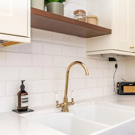Stunning Flat, New Town, - Perfect Location 公寓 *
