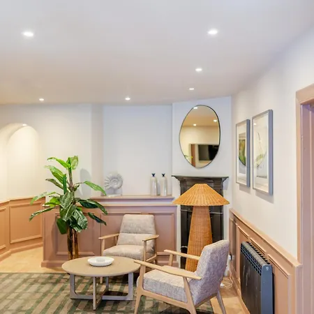 Grove House ホテル