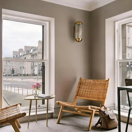 Aparthotel Sonder By Marriott Bonvoy Royal Garden New Town 4*