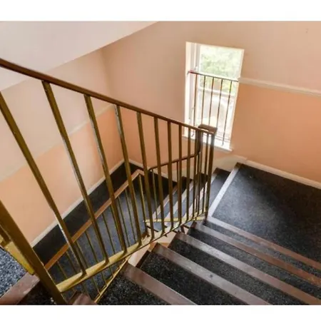 Appartement 2 Bedroom With Free Parking Sleeps 4 People Edinburgh