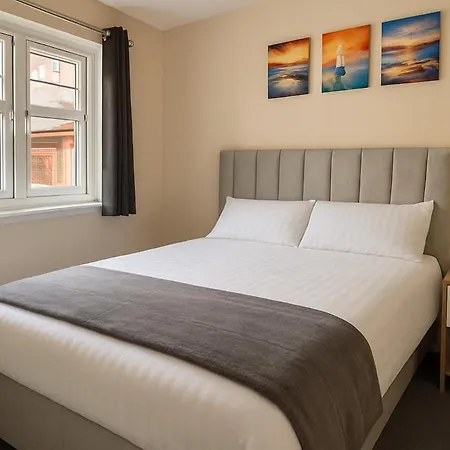 Comfy Two Bedroom Flat Эдинбург