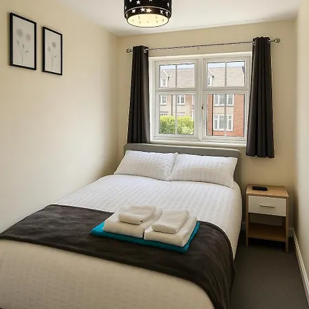 Апартаменты Comfy Two Bedroom Flat *