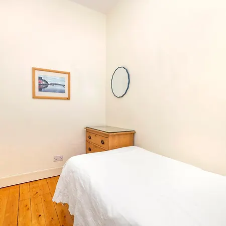 Apartamento Charming With 2-bathroom And Private Entrance Edimburgo