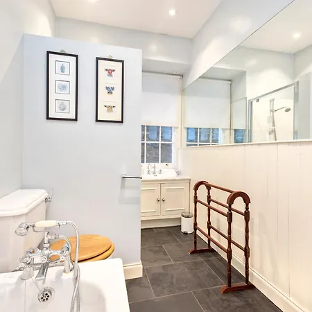 Charming With 2-bathroom And Private Entrance * Edimburgo