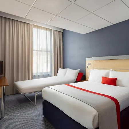 Hotel Express Centre By Ihg 3*