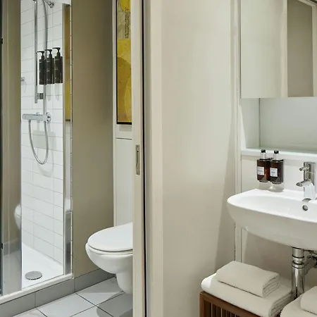 By Marriott Ξενοδοχείο 4*